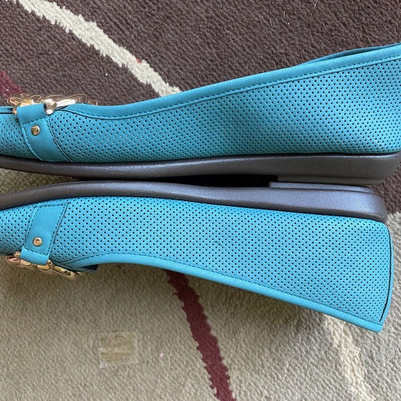 PRICE DROP! AEROSOLES A2 Ballet Flats - Blue with Gold Buckle - Size 9M - Picture 12 of 14